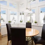 8 Eden Villa *